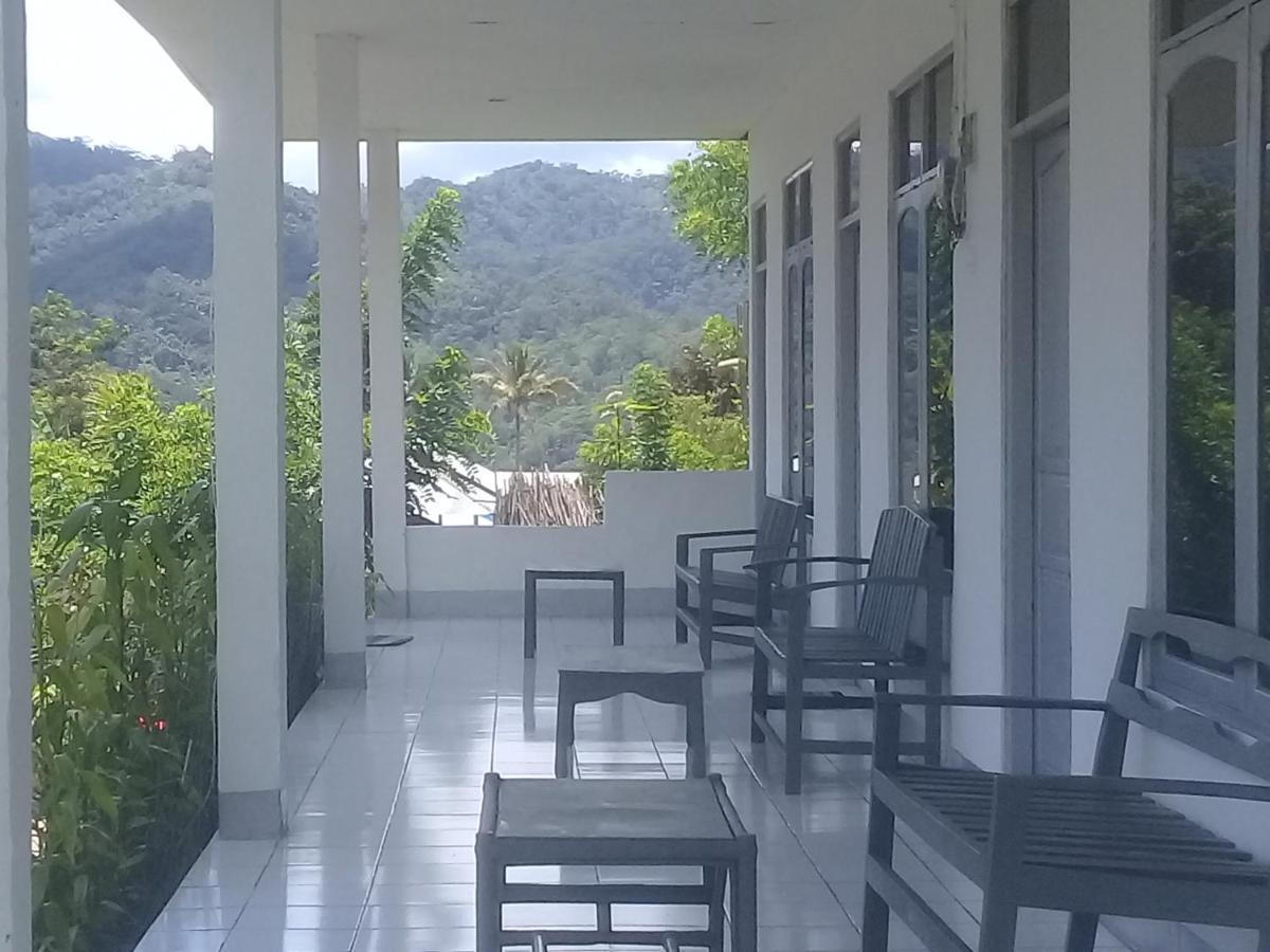 Hidayah Homestay Kelimutu Exterior photo