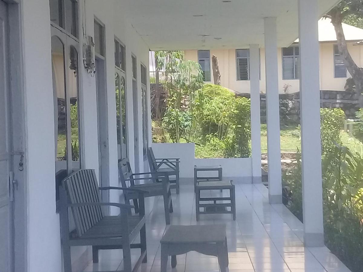 Hidayah Homestay Kelimutu Exterior photo
