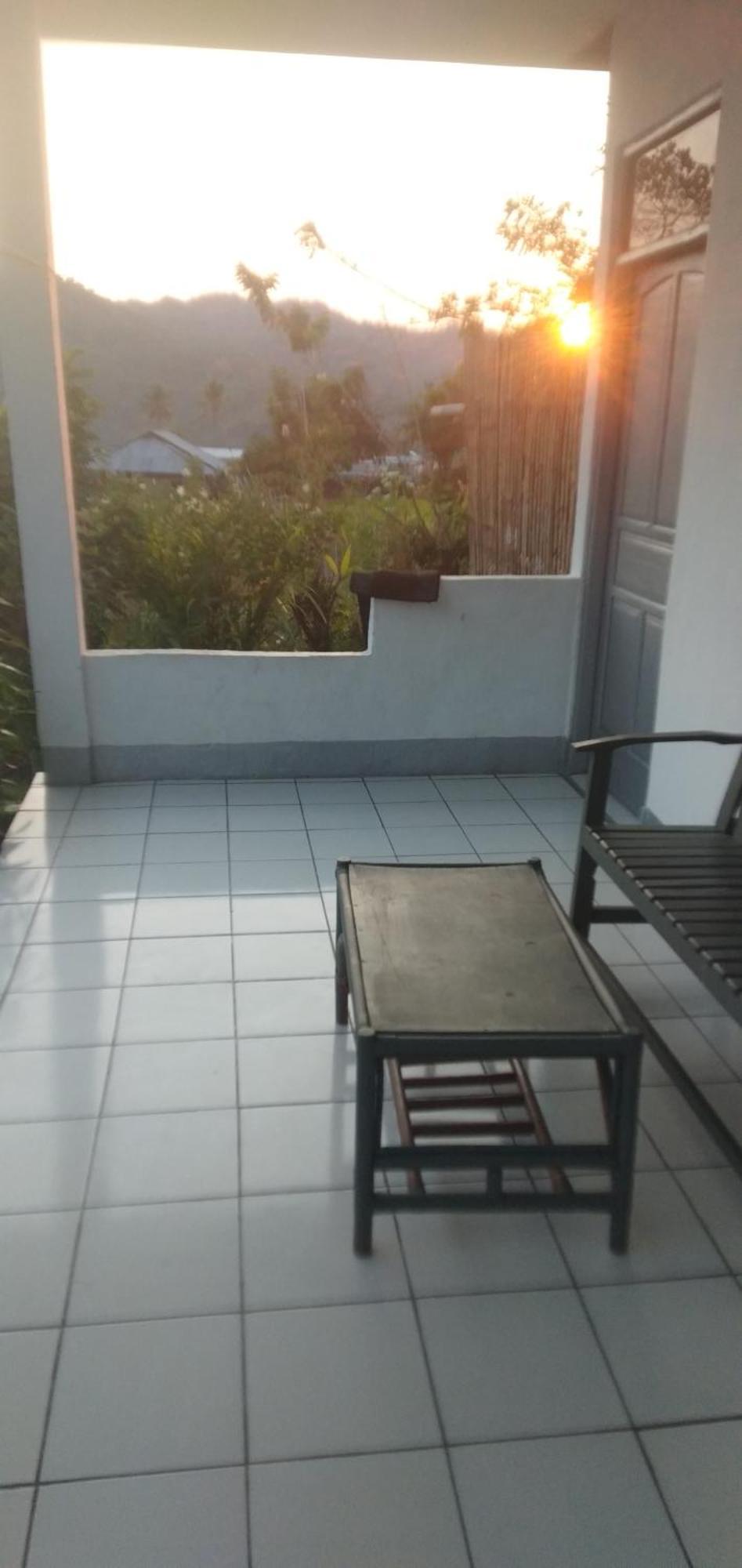 Hidayah Homestay Kelimutu Exterior photo