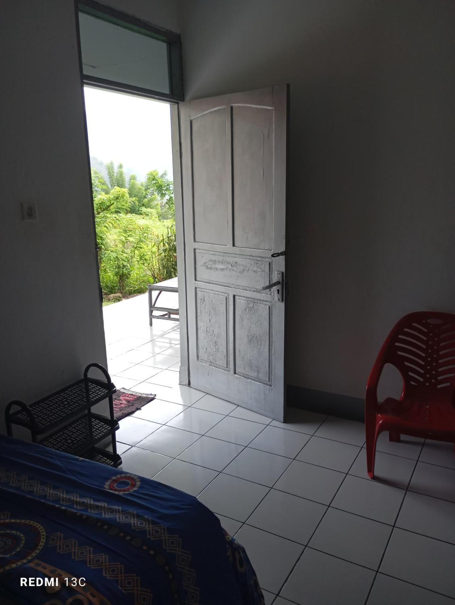 Hidayah Homestay Kelimutu Exterior photo